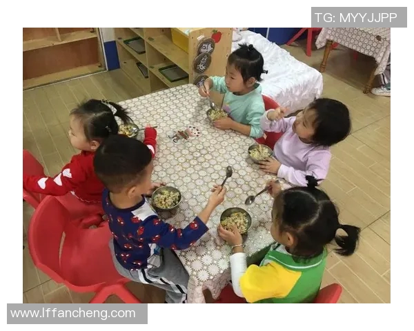 小孩与足球明星的温馨时光：他们的成长与梦想交织在一起