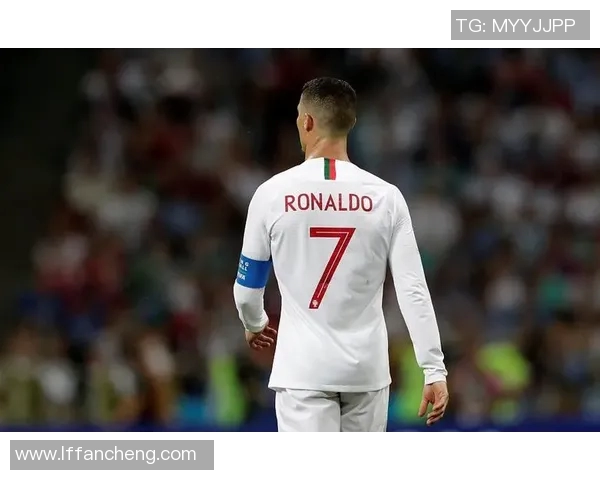 历史名人与足球明星的传奇交汇：从古代英雄到现代球场巨星的故事